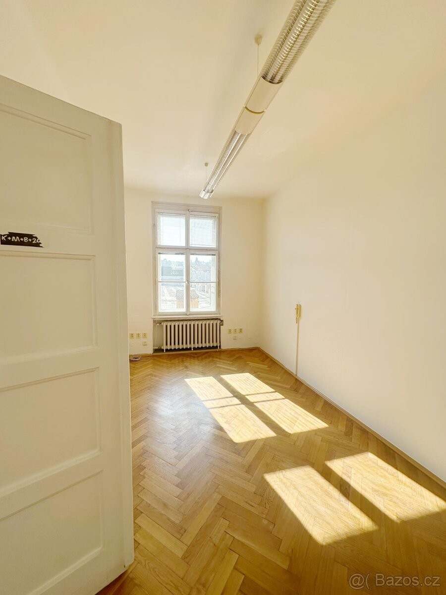 Kancelář, Praha – pohled 2