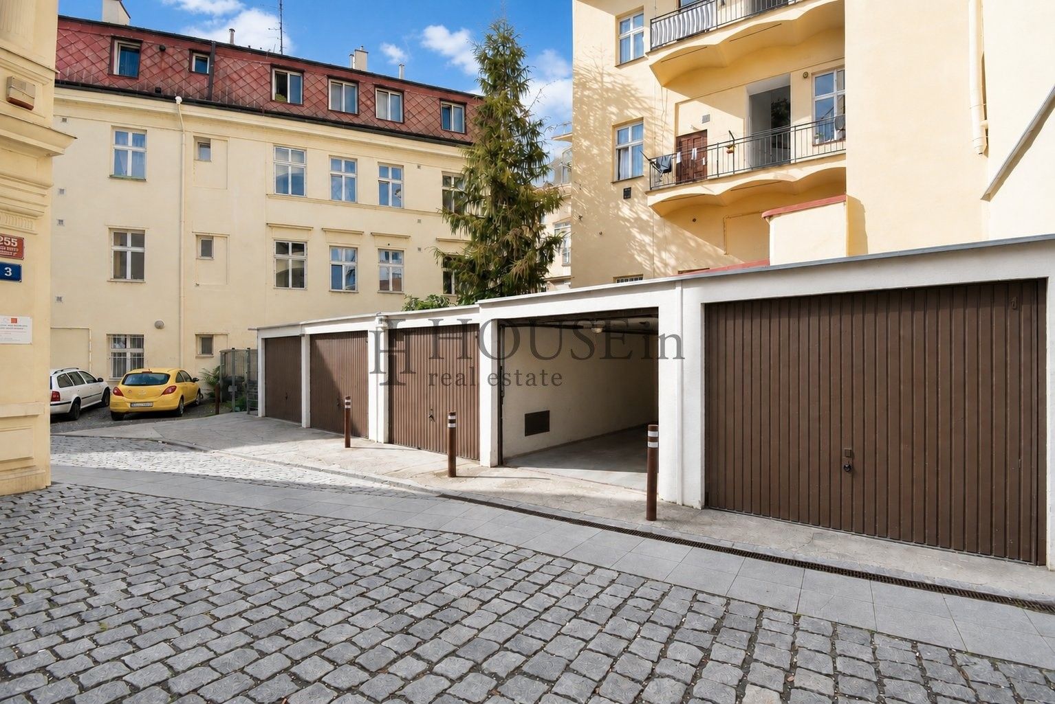 Garáže, Vyšehradská, Praha, 16 m² - 2