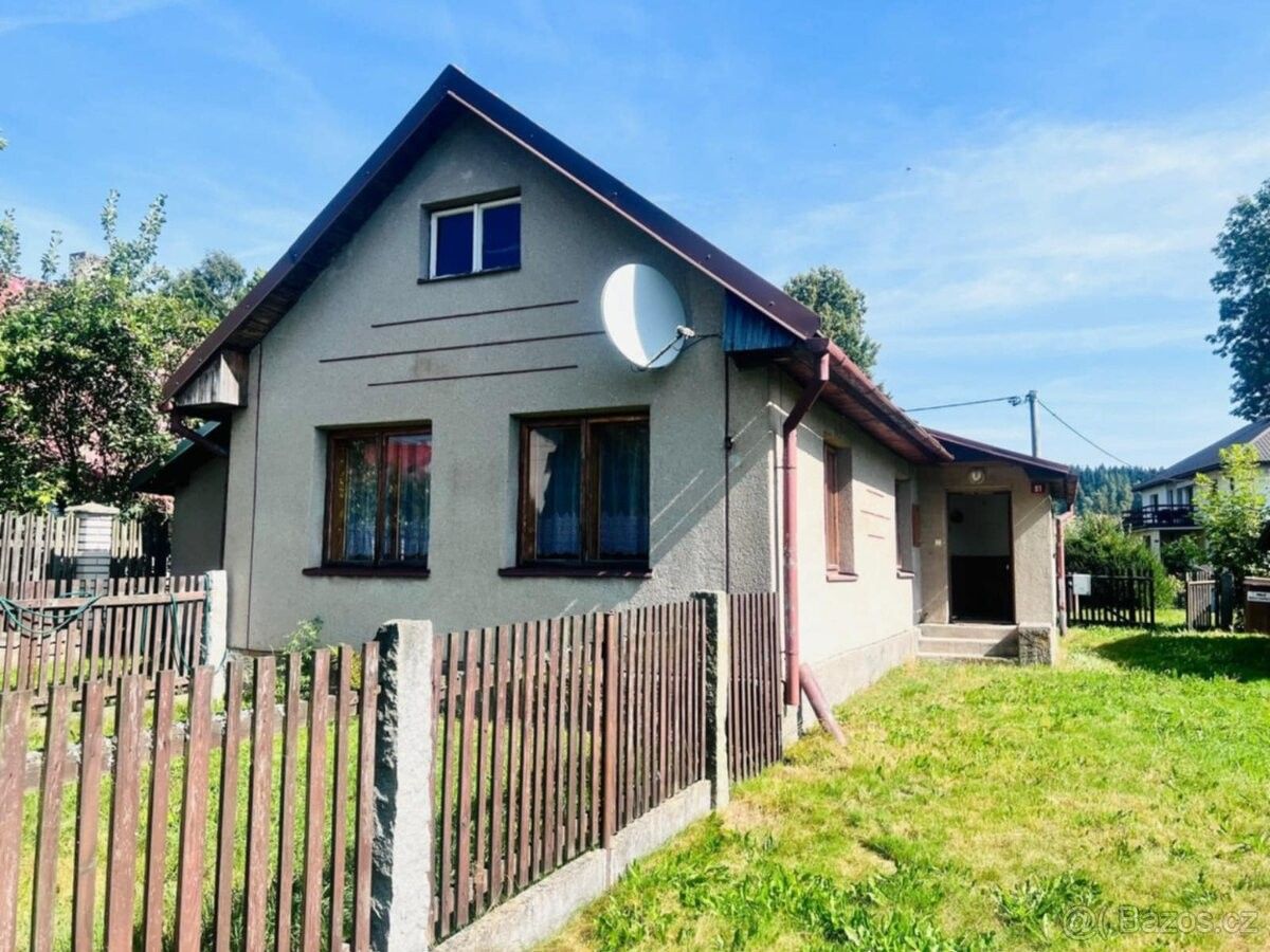 Rodinné domy, Svratka, 592 02