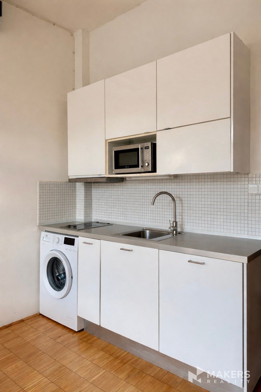 1+kk, Heydukova, Praha, 21 m²