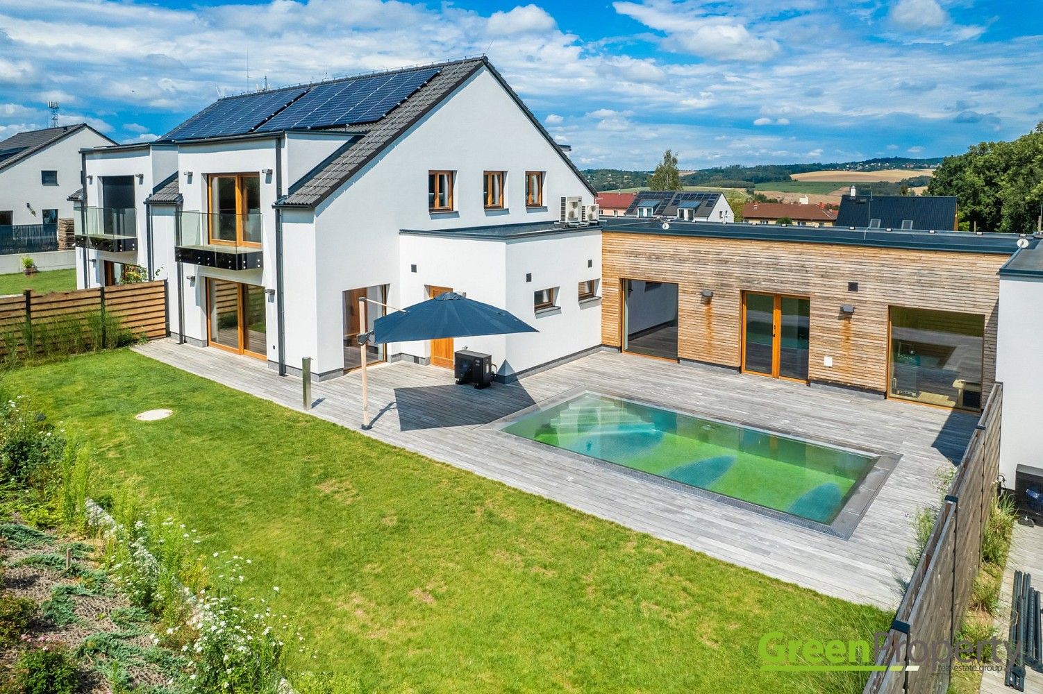 Rodinné domy, Chocerady - Komorní Hrádek, okres Benešov, Středočeský kraj, 308 m² - 1