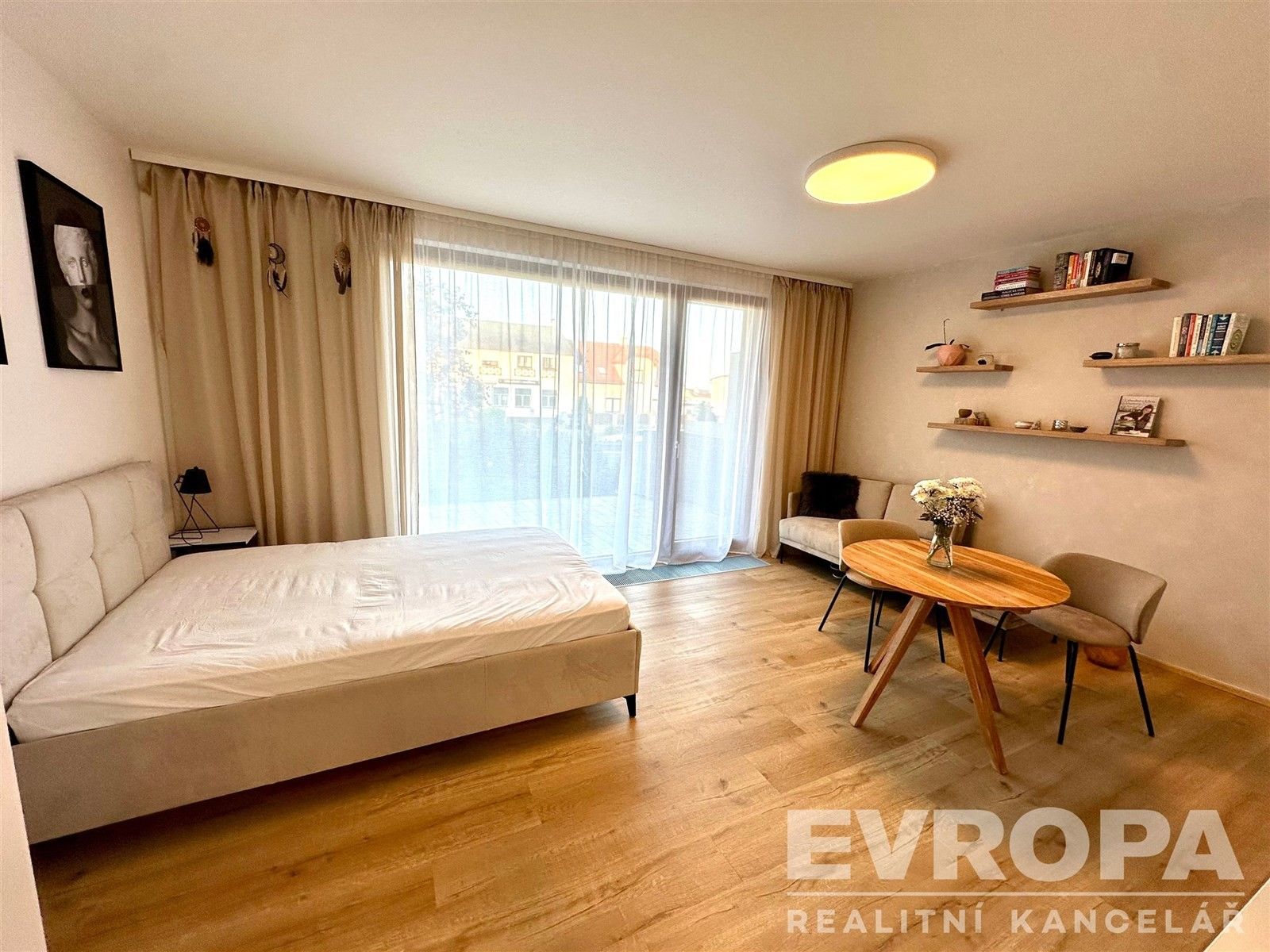 1+kk, Ústecká, Praha, 67 m²