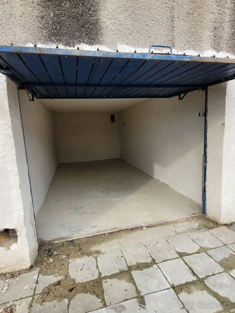 Garáže, Ostrava, 710 00