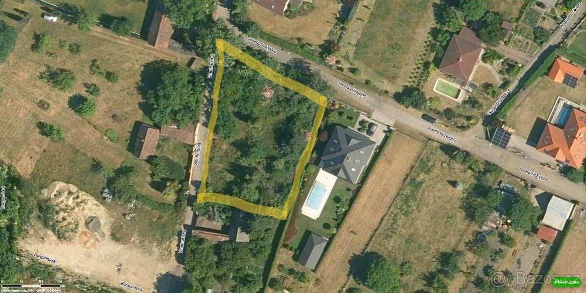Zahrady, Mělník, 276 01