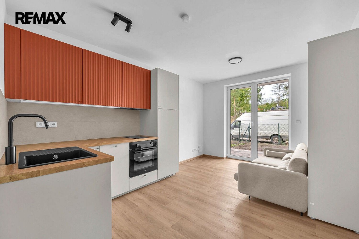 Pronájem byt 1+kk - Milovice - Mladá, okres Nymburk, Středočeský kraj, 24 m² - 5