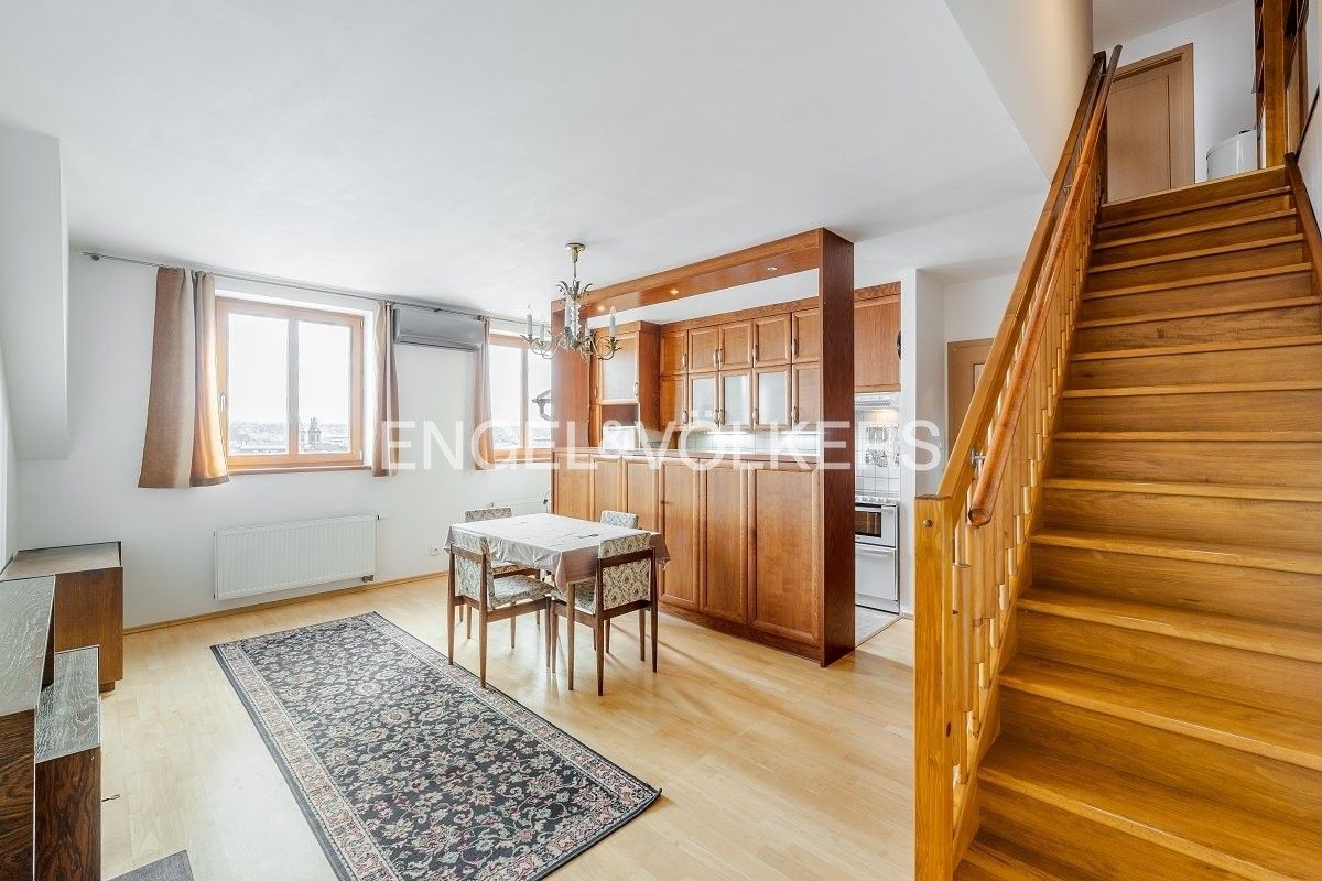 3+kk, Holečkova, Praha, 80 m²