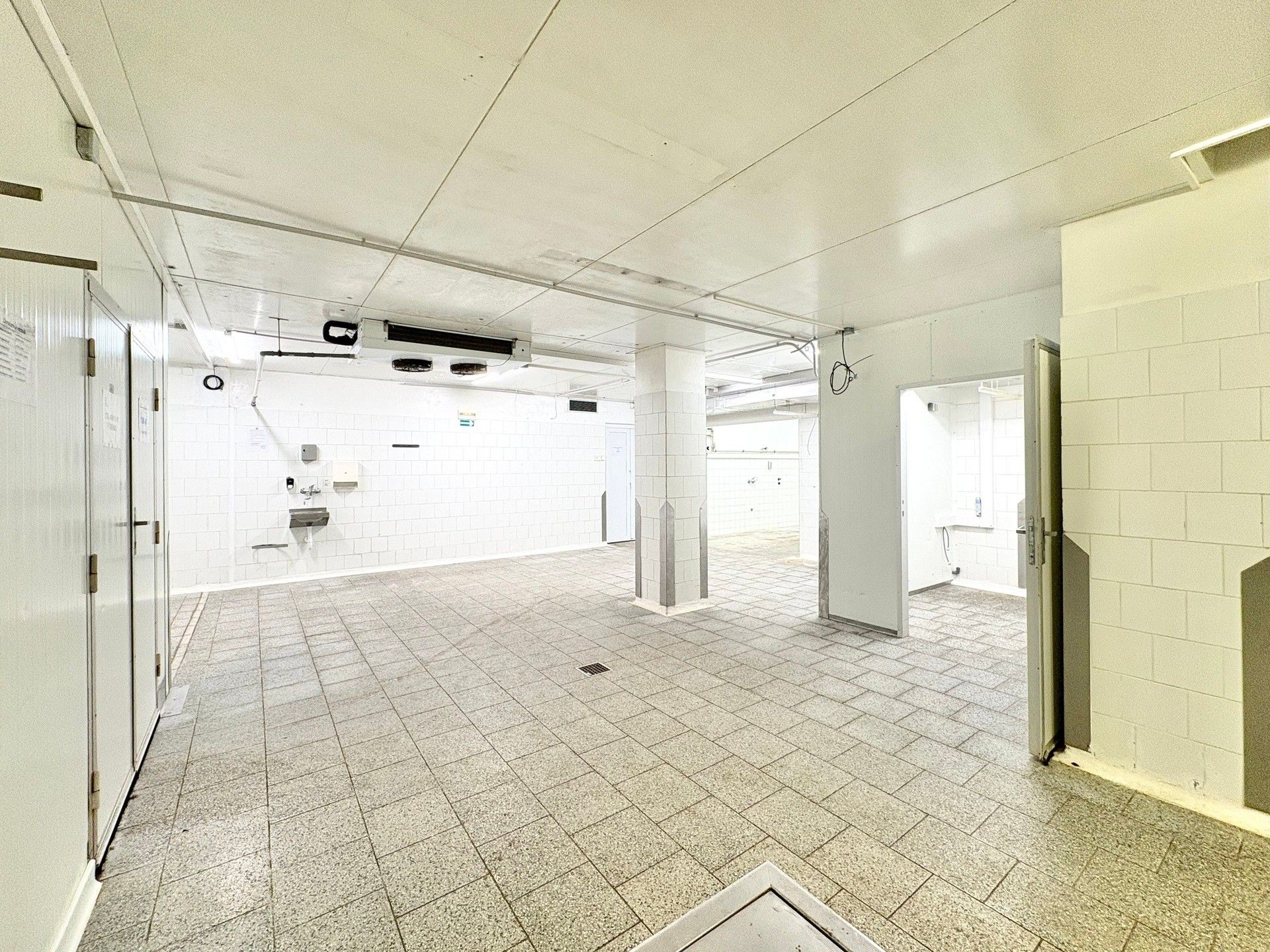 Sklady, U vlečky, Brno Komárov, 152 m²
