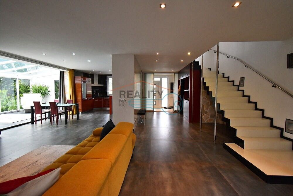 Rodinné domy, Vodochody - Hoštice, okres Praha-východ, Středočeský kraj, 170 m² - 1