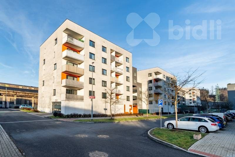 2+kk, Strnadových, Praha, 57 m²