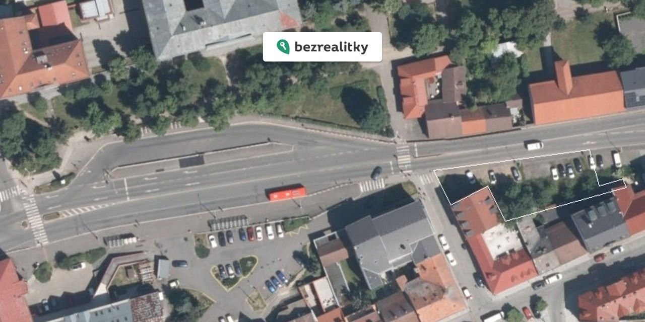 Komerční pozemek, 757 m²