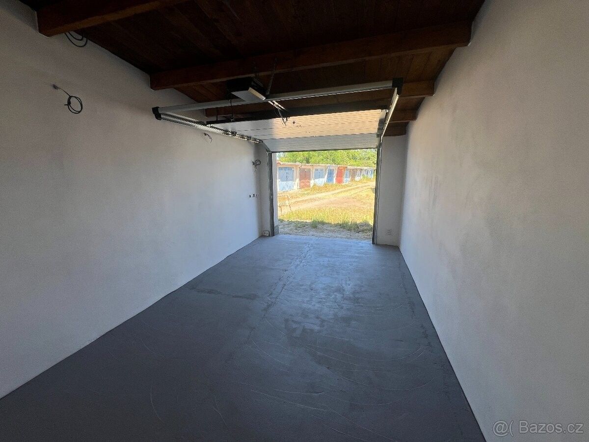 Pronájem garáž - Hodonín, 695 01