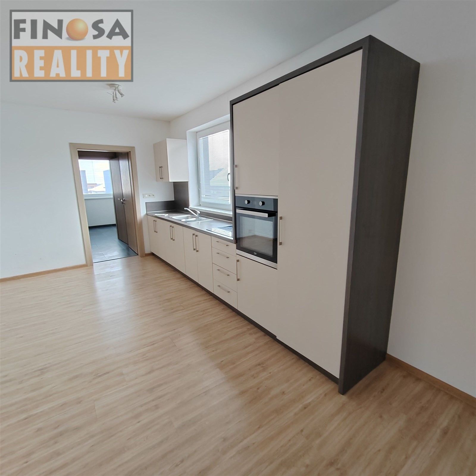 3+kk, U Kamencového jezera 5840, Chomutov, 85 m²