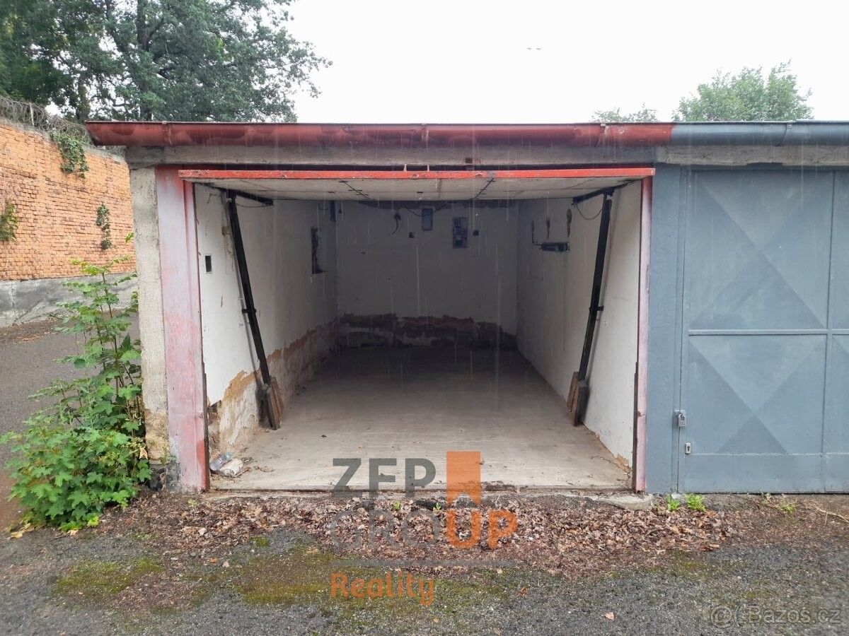 Garáže, Plzeň, 301 00