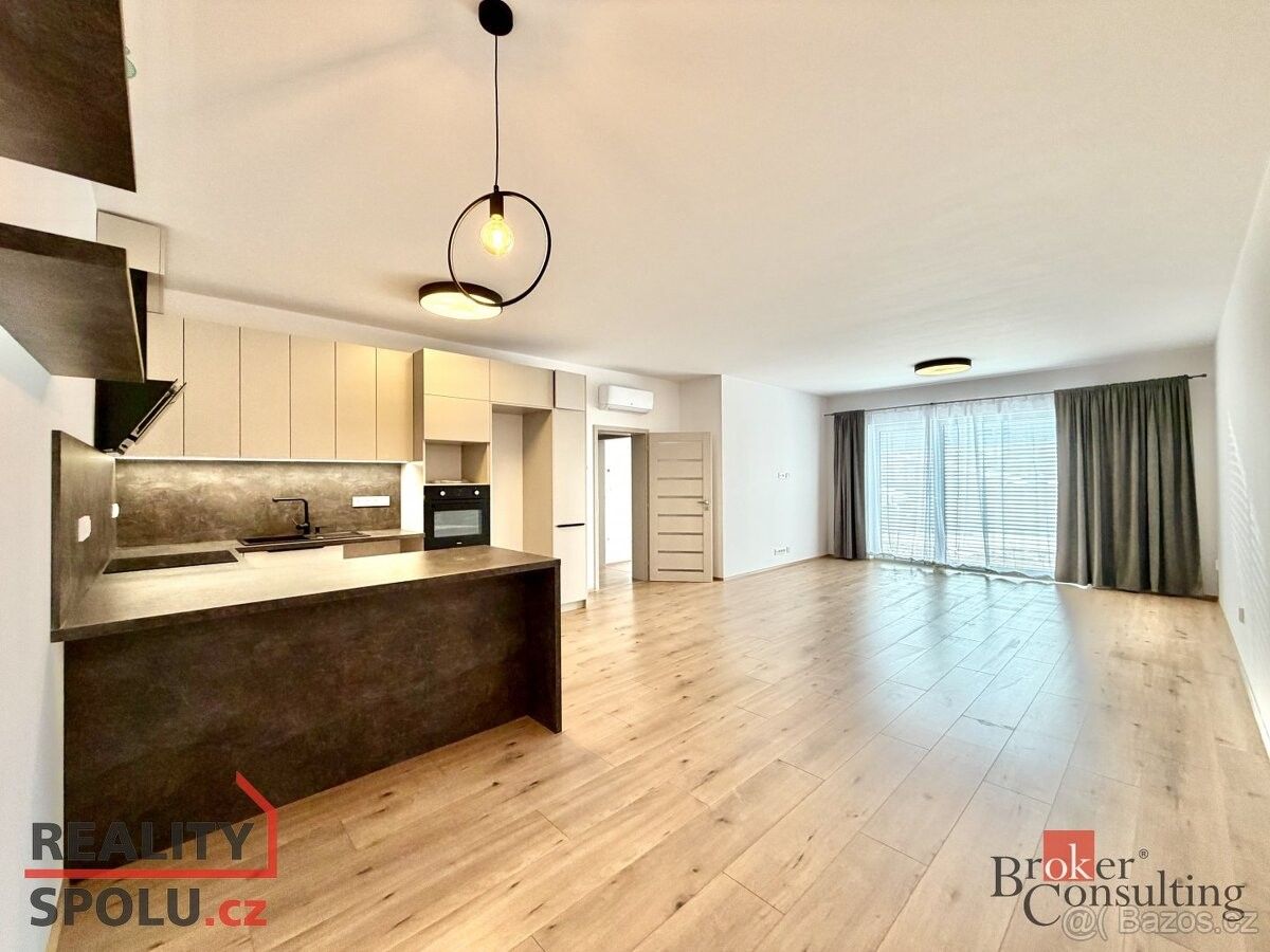 Byty, Únanov, 671 31