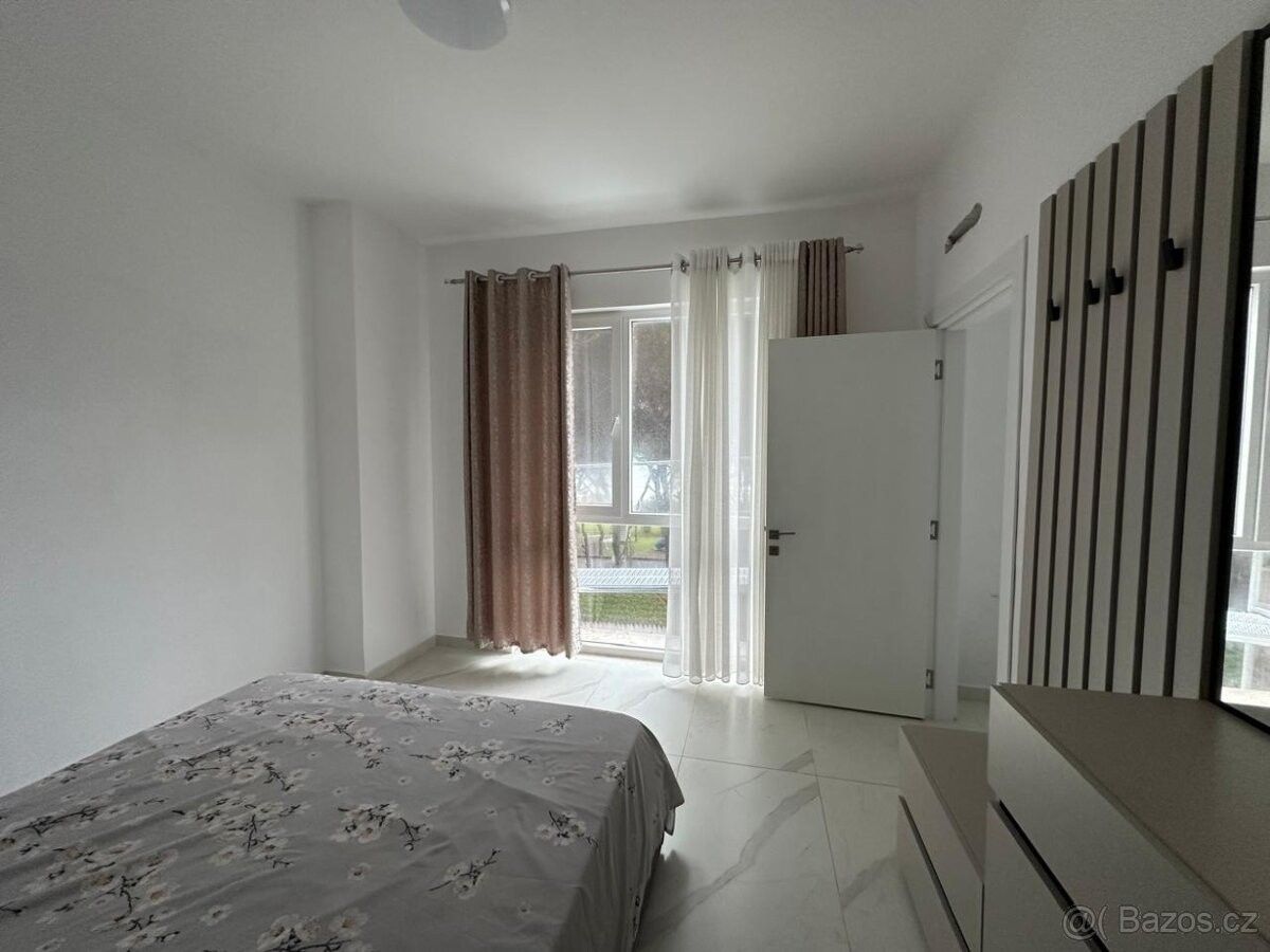 Prodej byt - 987 66, Zahraničí