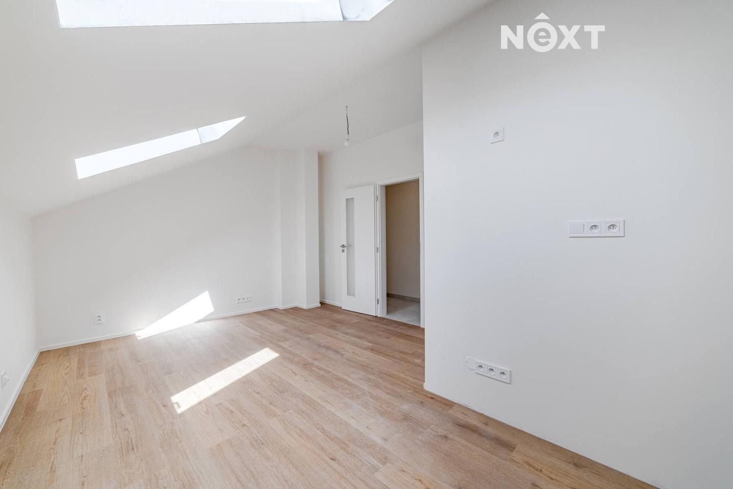 Prodej byt 1+kk - Kolmá, Praha, 27 m²