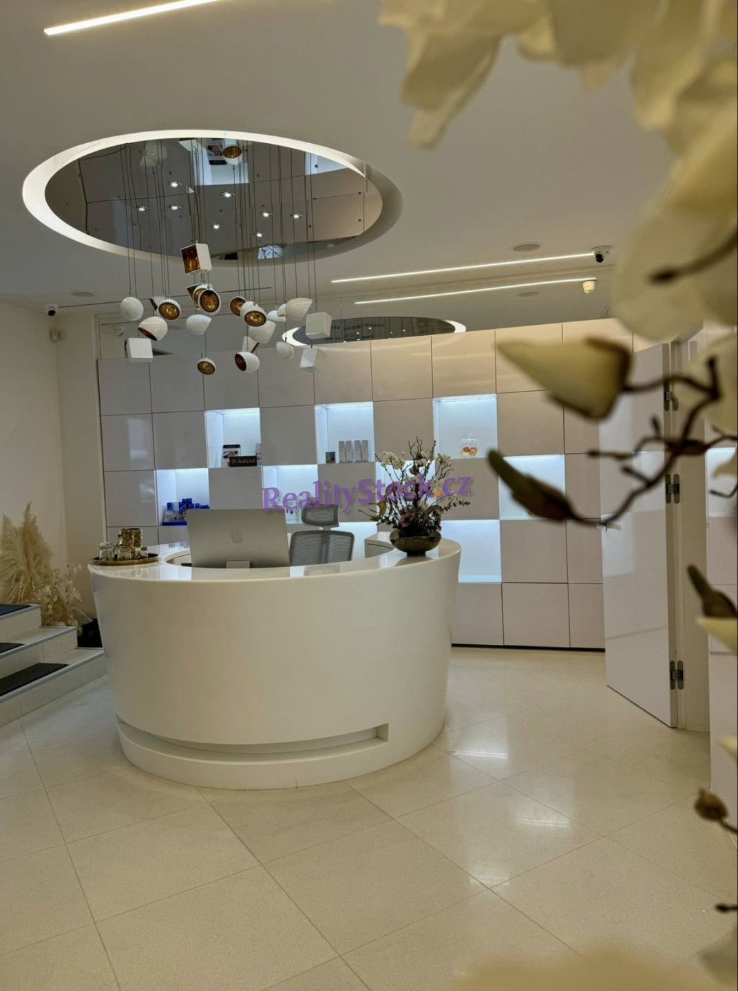 Pronájem komerční - Elišky Krásnohorské, Praha, 18 m²