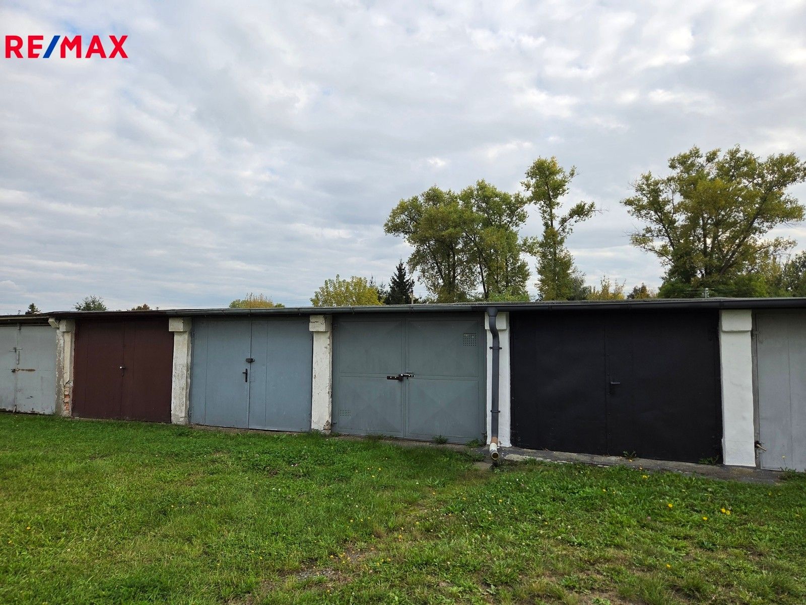 Prodej garáž - Pardubice, 16 m²