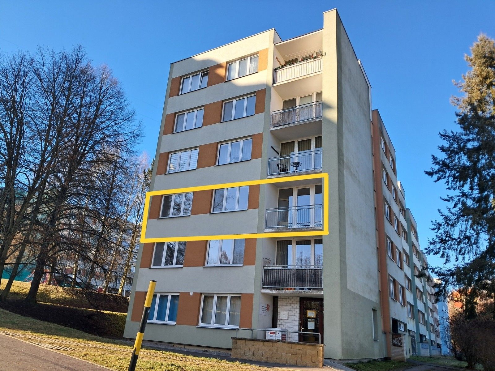 3+1, Sídliště Plešivec, Český Krumlov, 70 m²