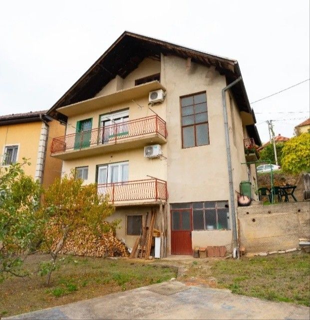 Rodinné domy, 987 66, Zahraničí