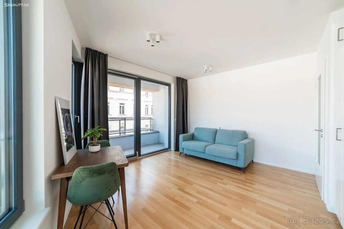 Pronájem byt - Praha, 130 00