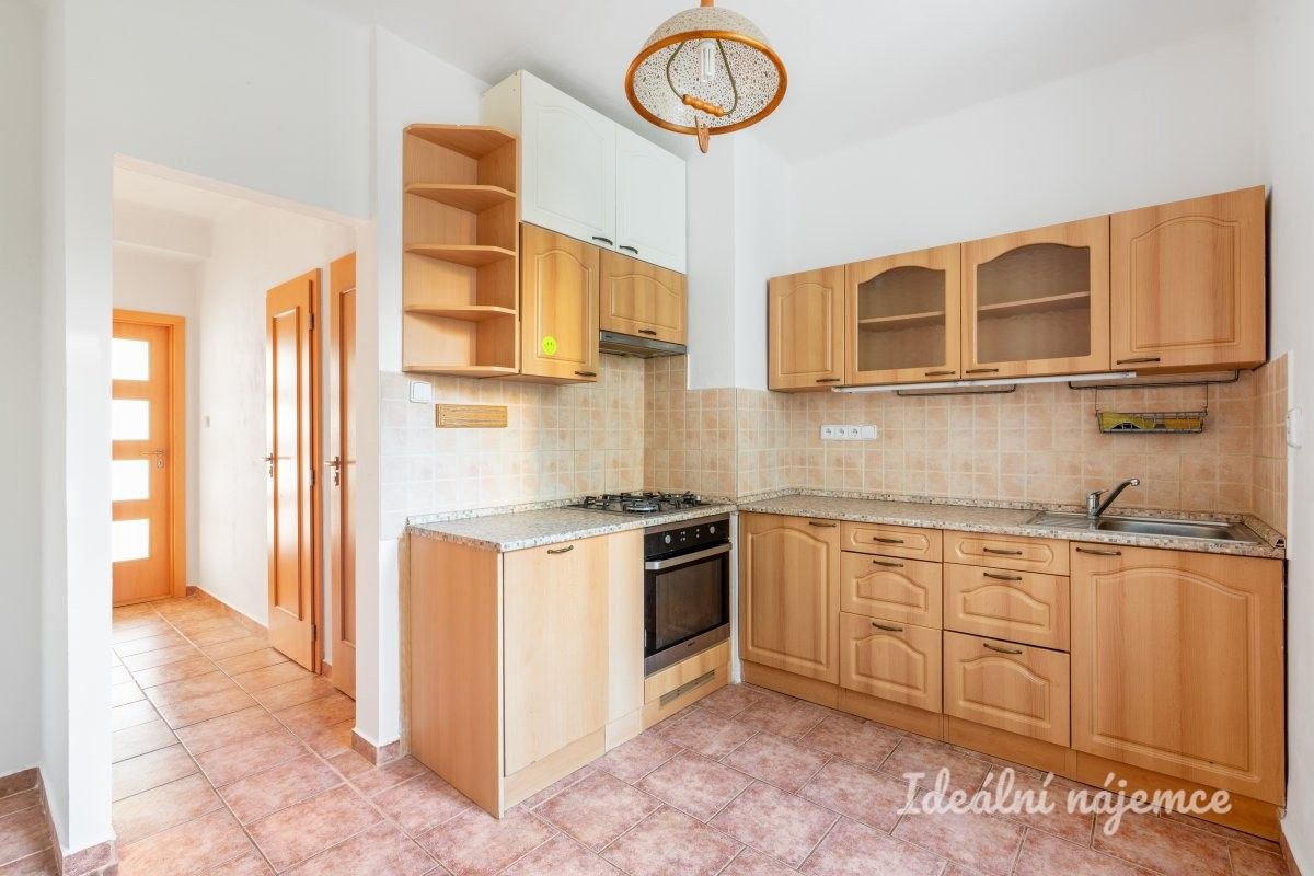 2+kk, Kladenská, Praha, 66 m²