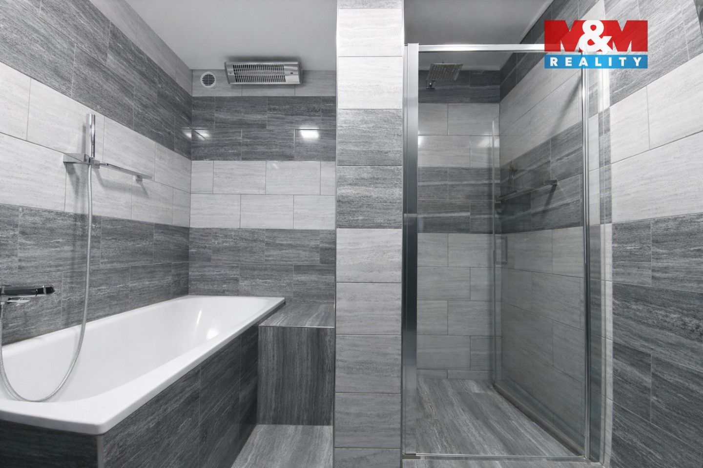 2+kk, 1. máje, Dobruška, 25 m²