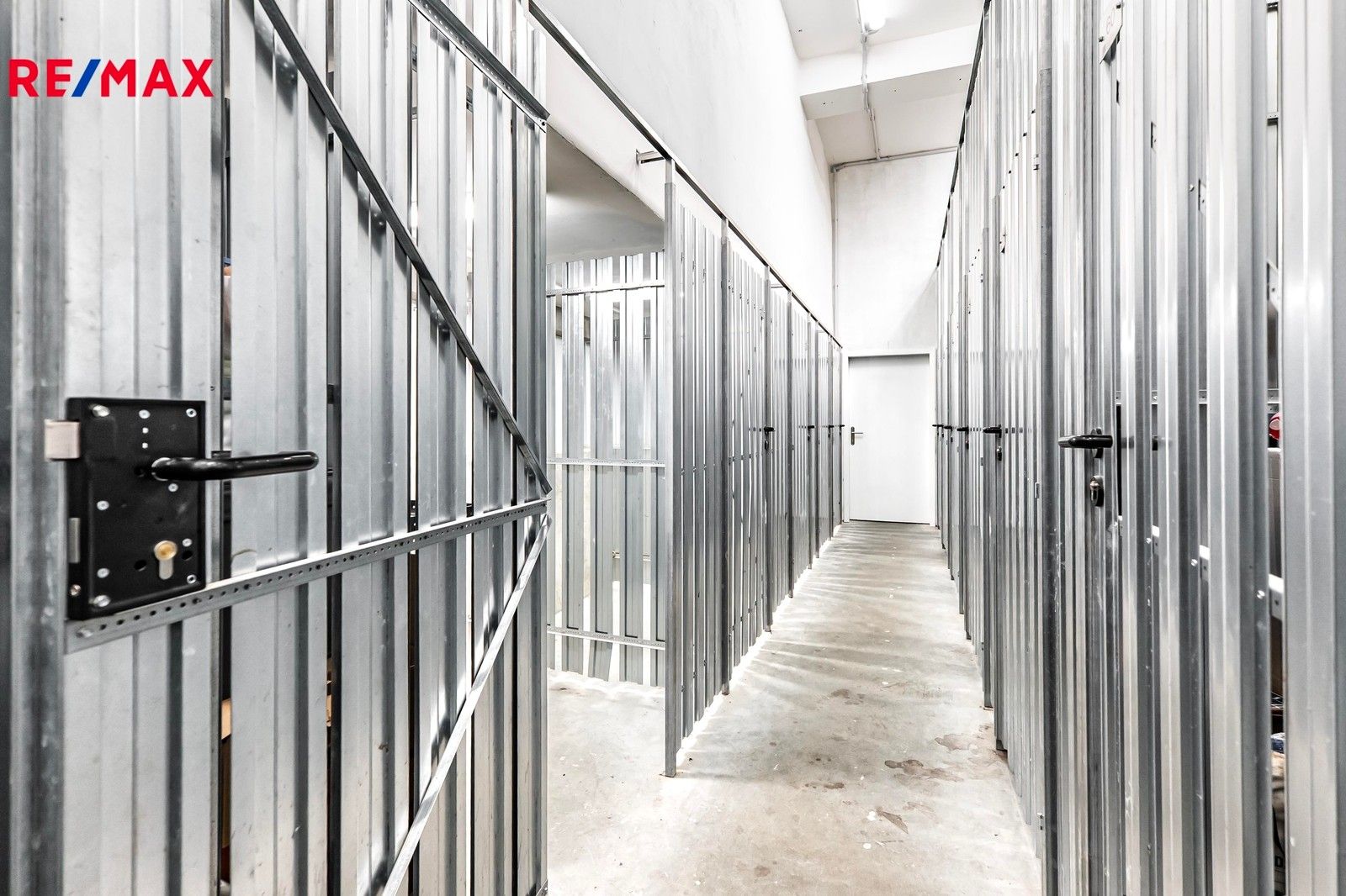 Sklady, Kubánské náměstí 1333, Praha, 2 m²