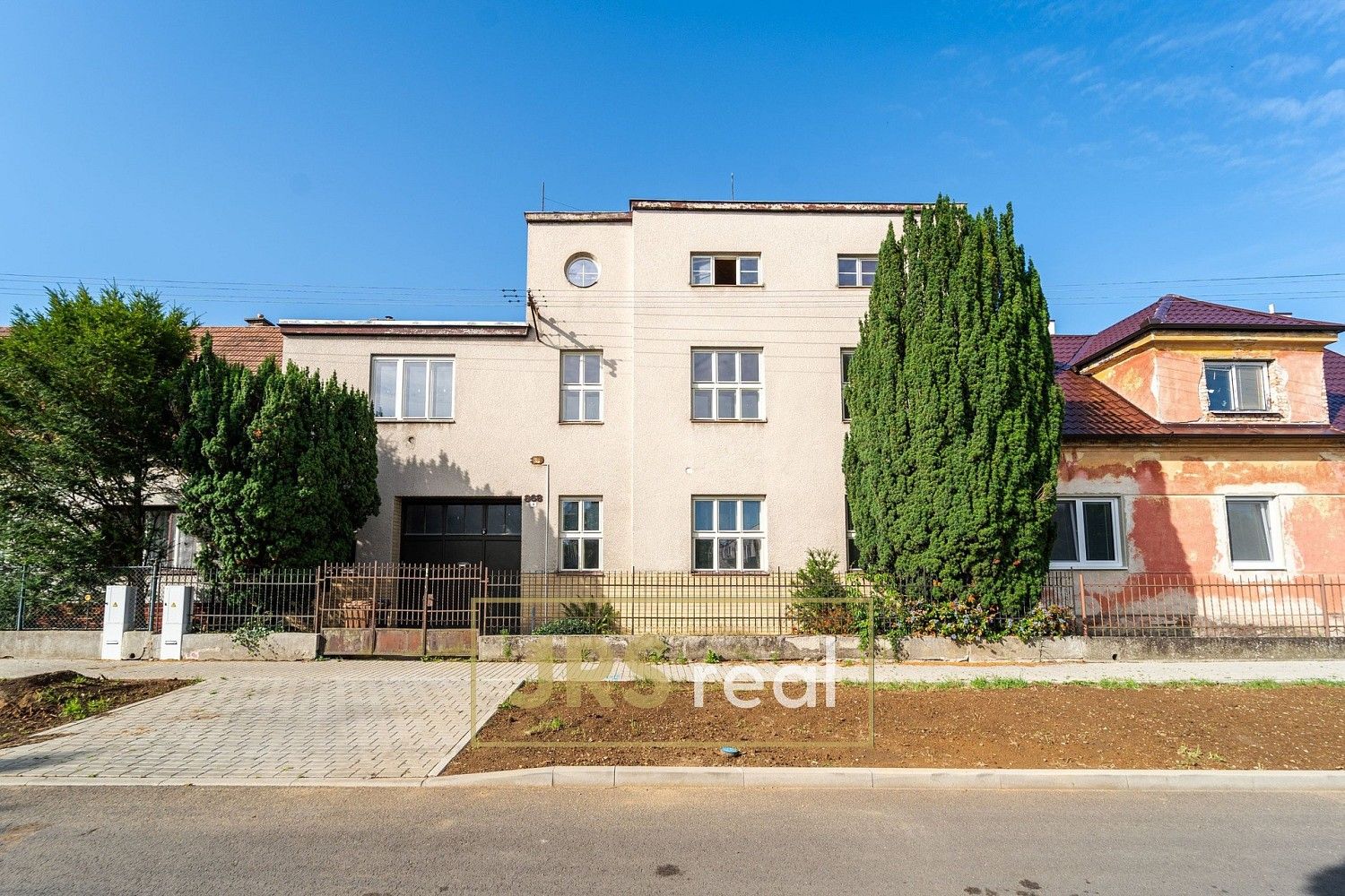 Rodinné domy, Veselí nad Moravou, okres Hodonín, 400 m² - 1