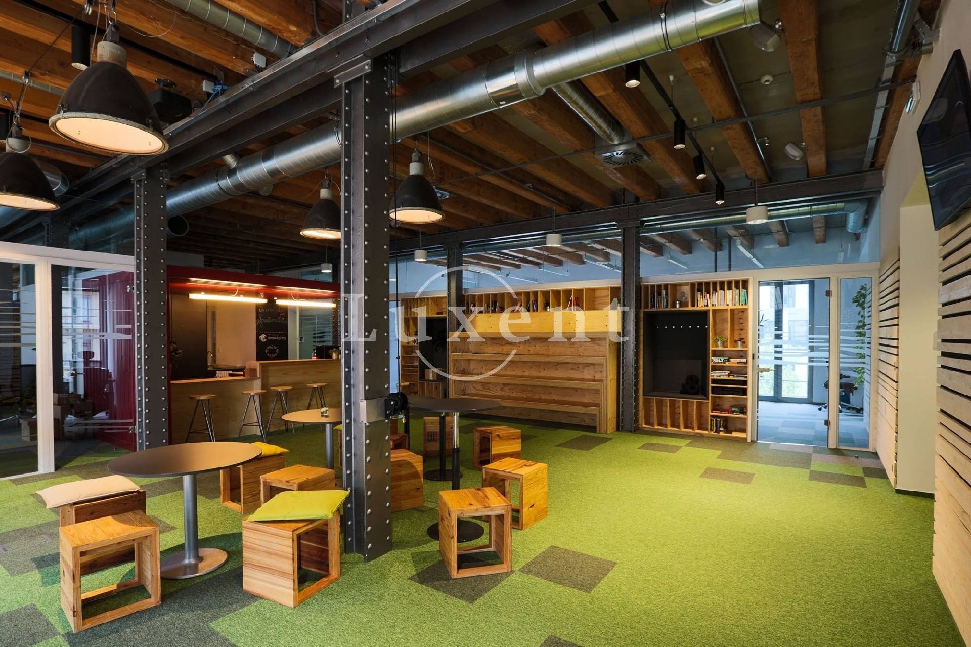 Pronájem kancelář - Jankovcova, Praha, 330 m²