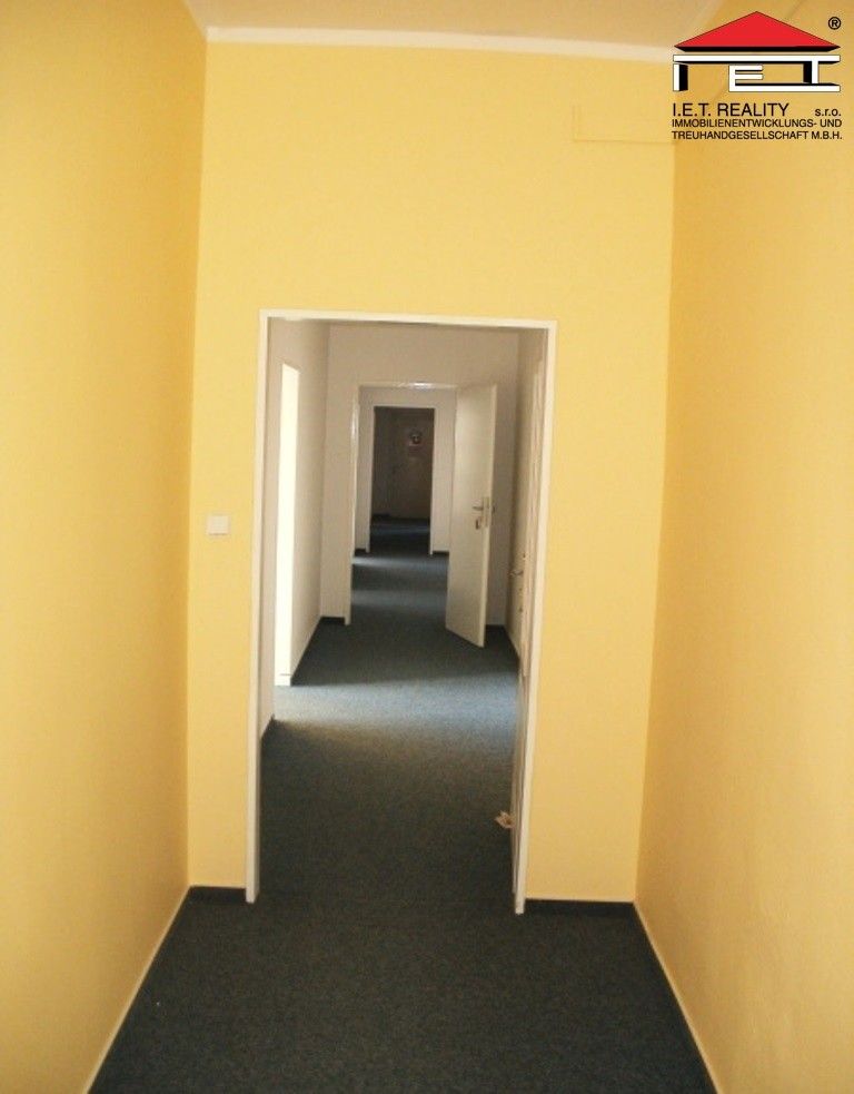 Kancelář · 13 m² · Ve žlíbku, Praha - 3