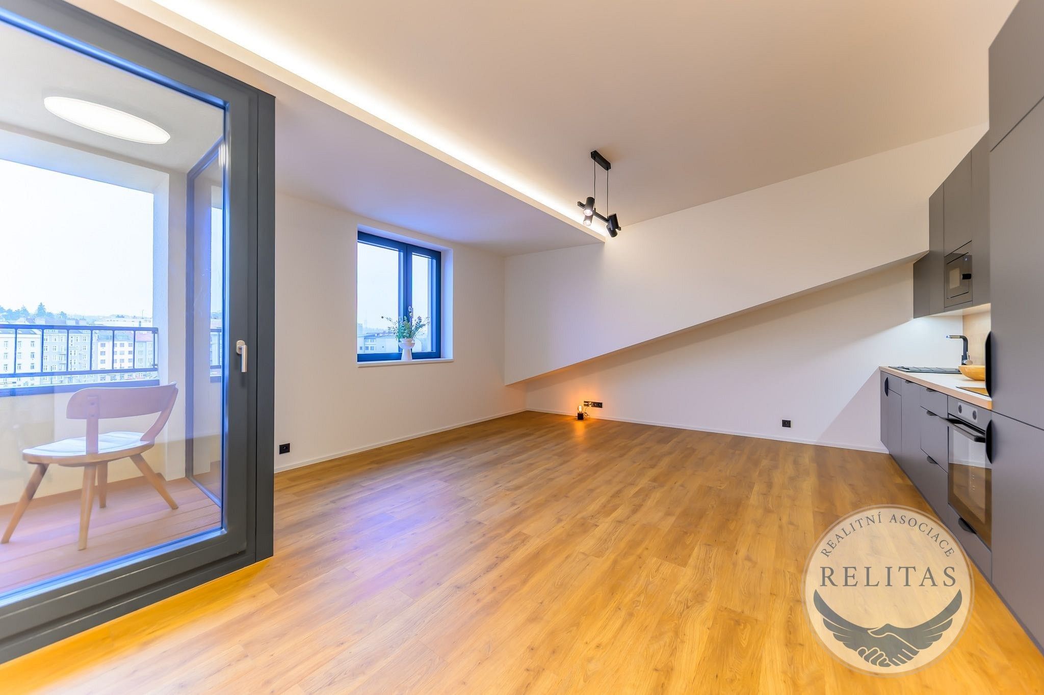 Pronájem byt 2+kk - Světova, Praha, 70 m²