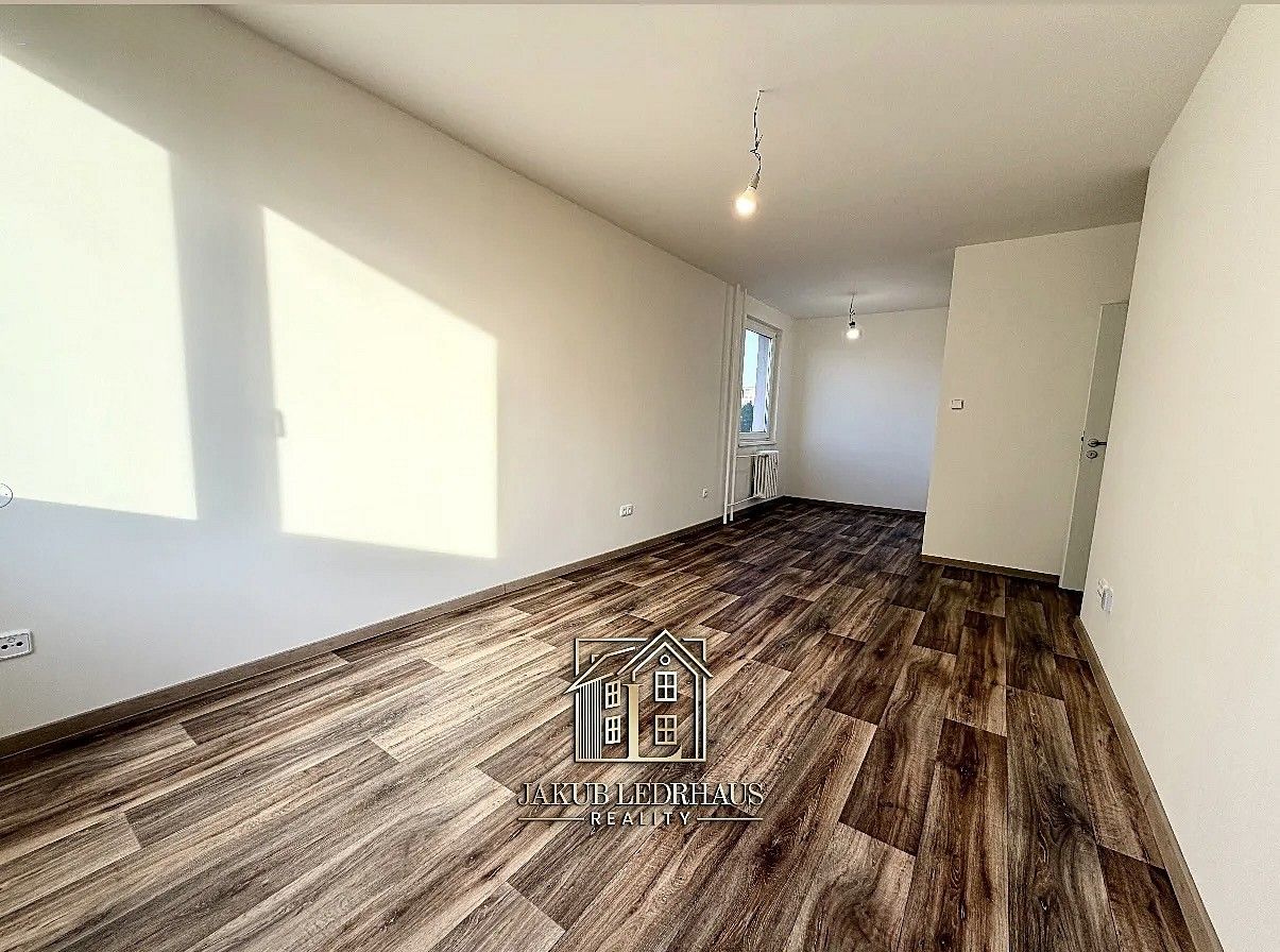 Byt 2+kk · 44 m² · Praha - Kamýk, okres Praha 12, Hlavní město Praha - 4