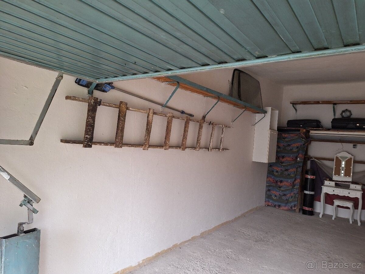 Garáže, Ostrava, 710 00