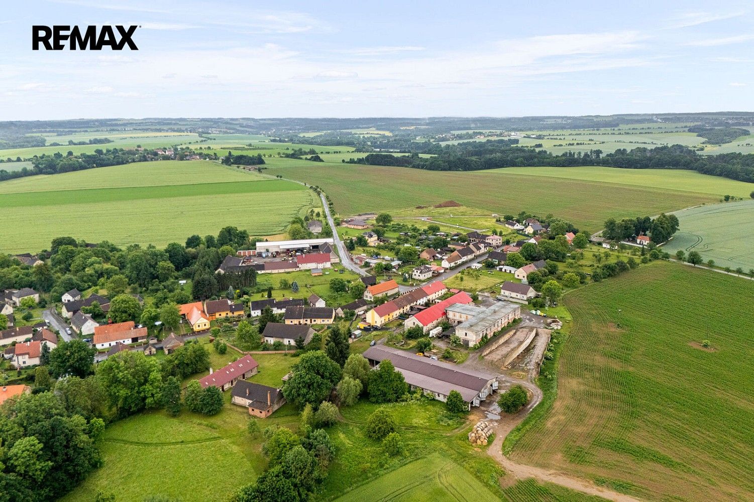 Rodinné domy, Zvěstovice, okres Havlíčkův Brod, Kraj Vysočina, 104 m² - 1