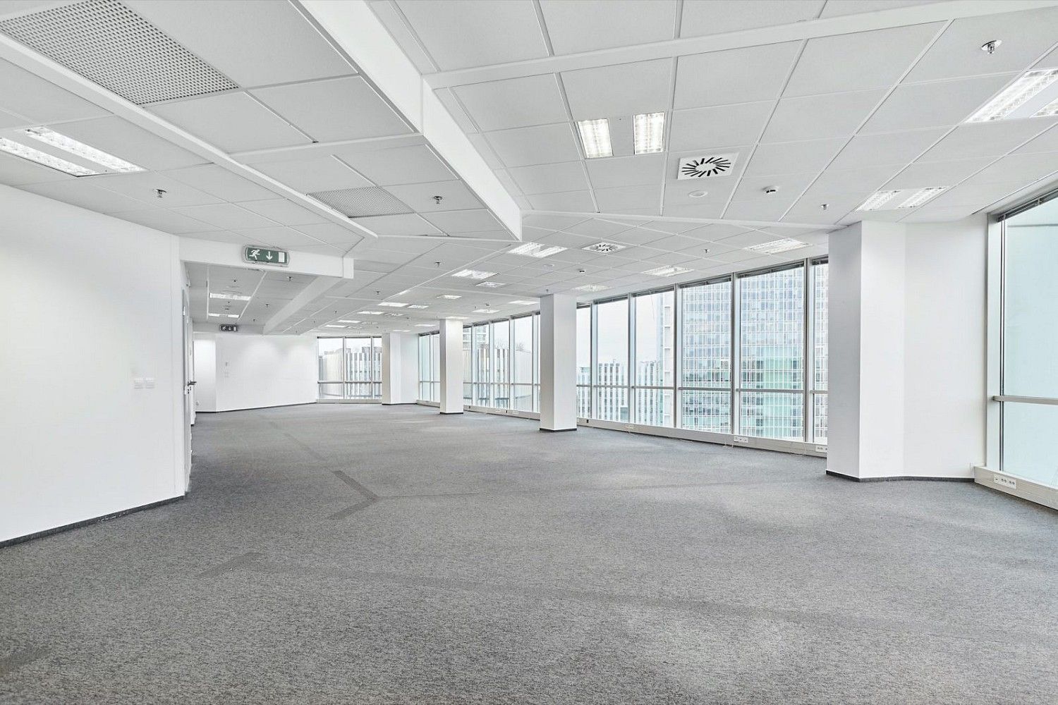 Kancelář · 340 m² · Praha - 4