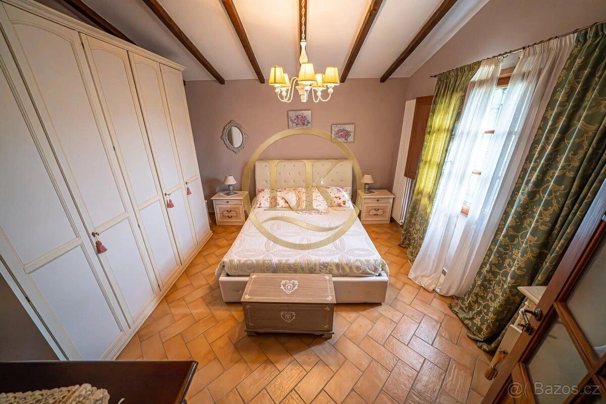 Rodinné domy, 987 66, Zahraničí - 2