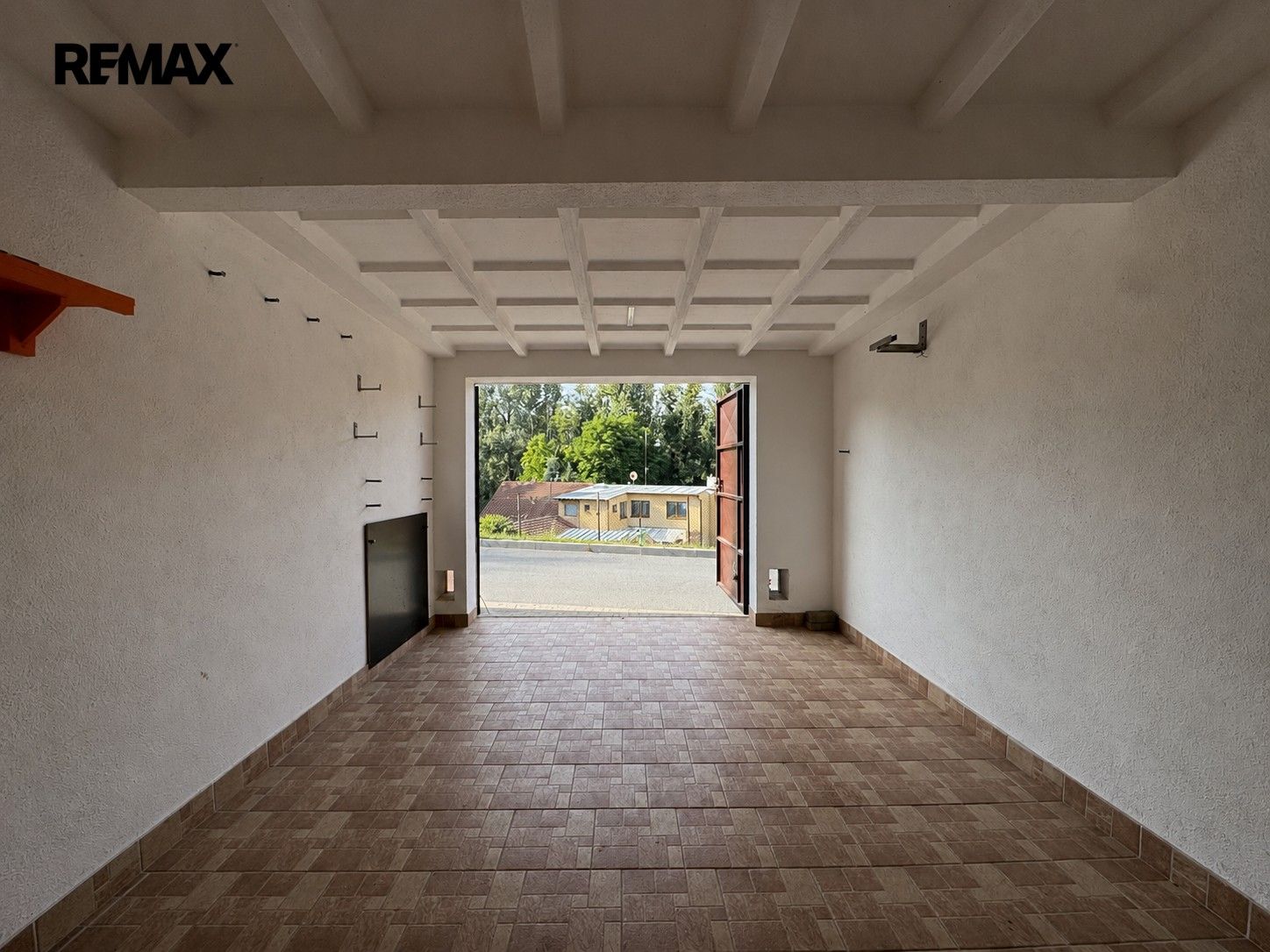 Garáže, Ivančice, 22 m² - 2