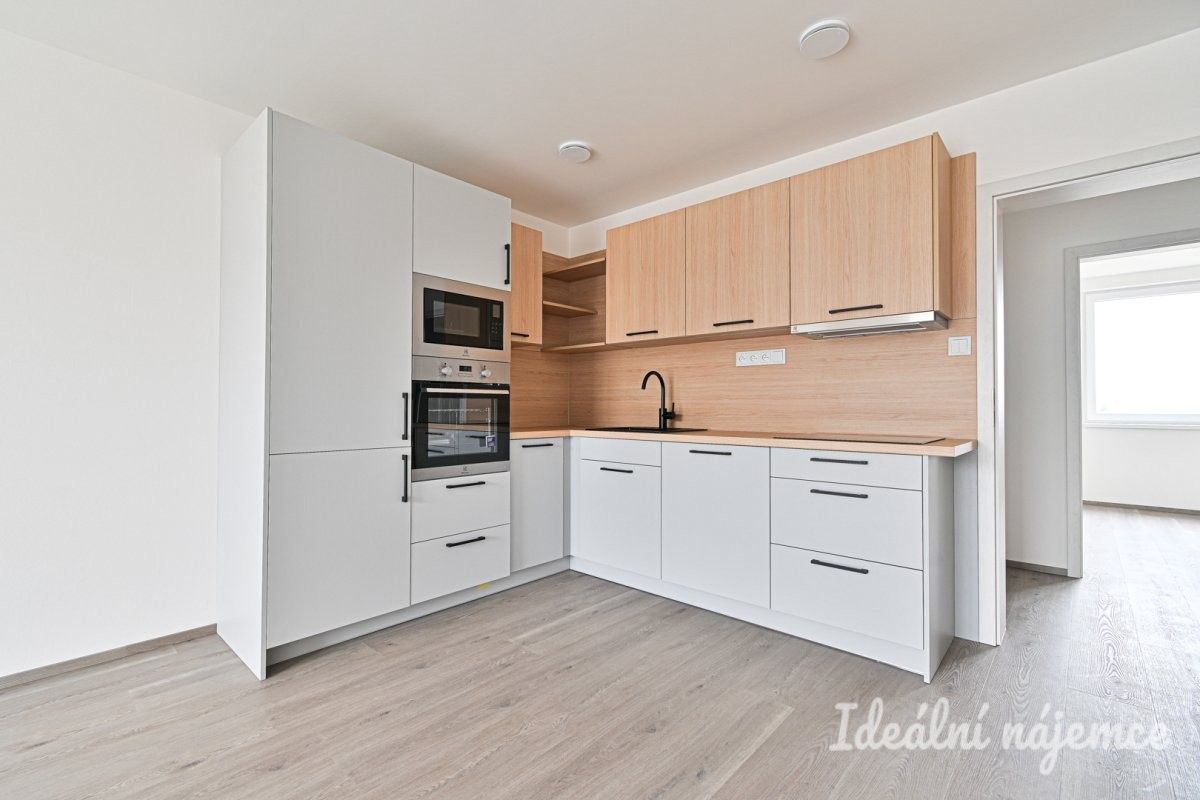 2+kk, Dragounů, Dobřany, 60 m²