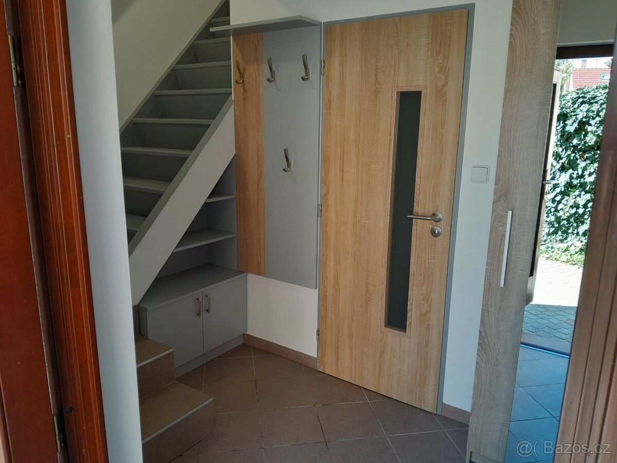 Pronájem byt - Rousínov u Vyškova, 683 01