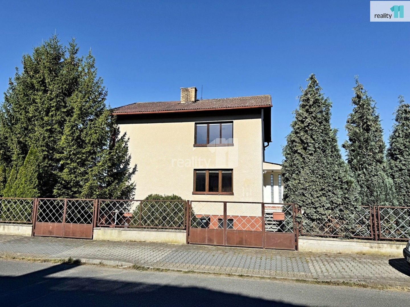 Prodej rodinný dům - U Stadionu, Chlumčany, 178 m²