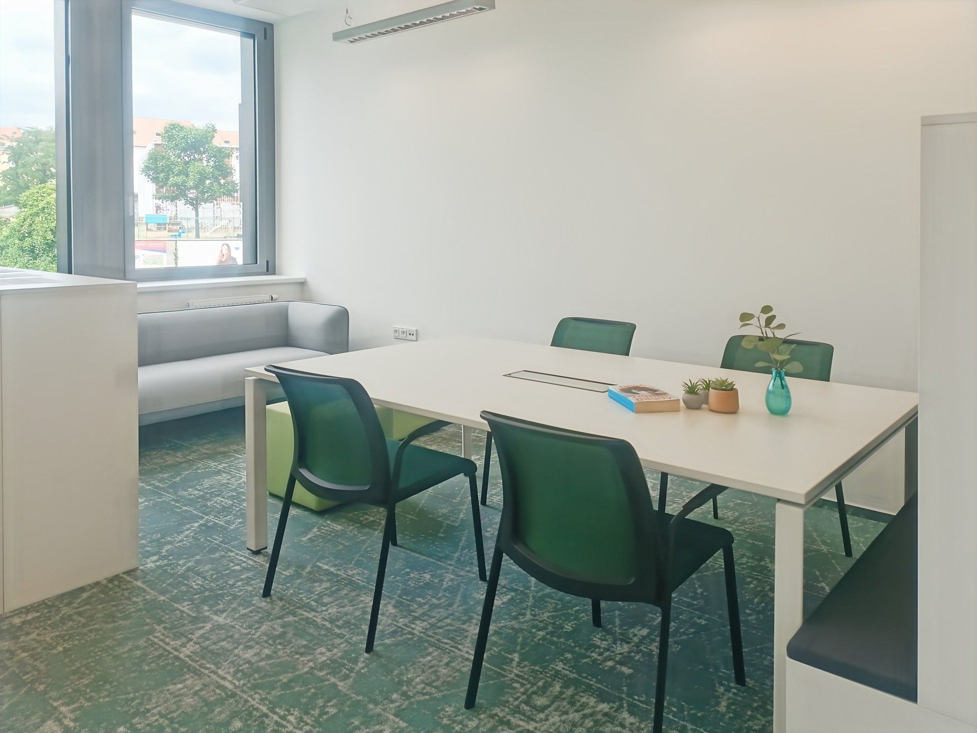 Ostatní, Lomnického, Praha, 75 m²