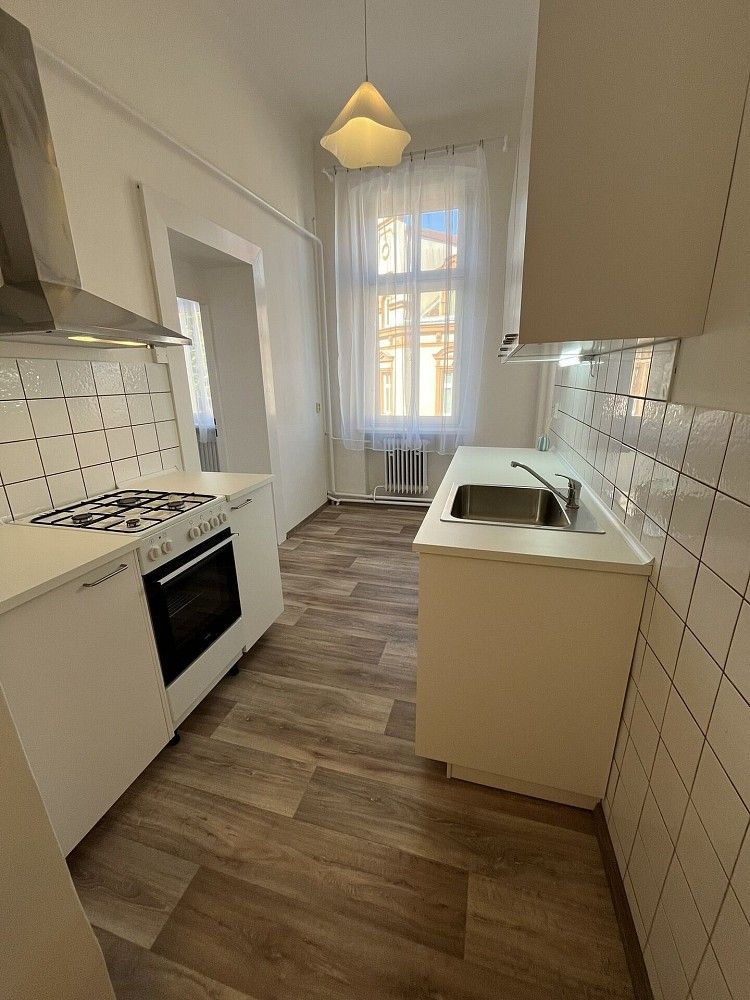 3+1, Karlovy Vary - Doubí, Karlovarský kraj, 64 m² - 1