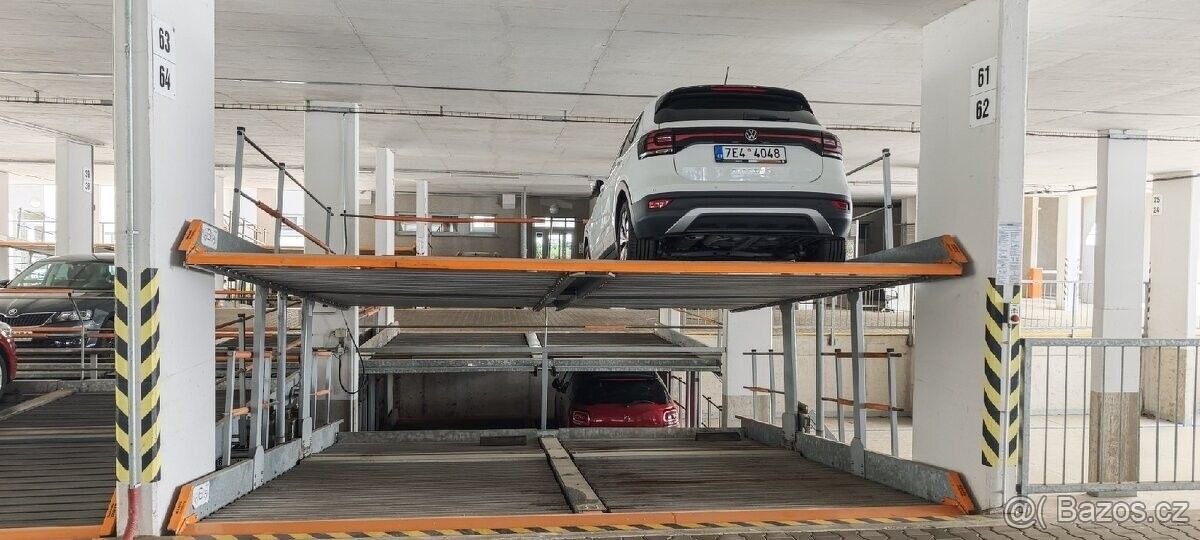 Garáže, Pardubice, 530 09