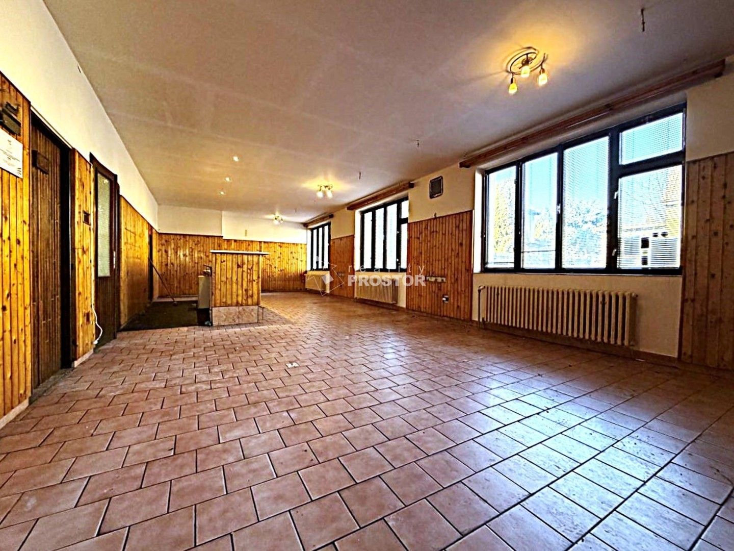 Prodej restaurace - Zápy, 260 m²