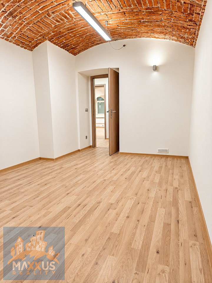Prodej kancelář - Jirečkova, Praha 7 - Holešovice, 65 m² - 1