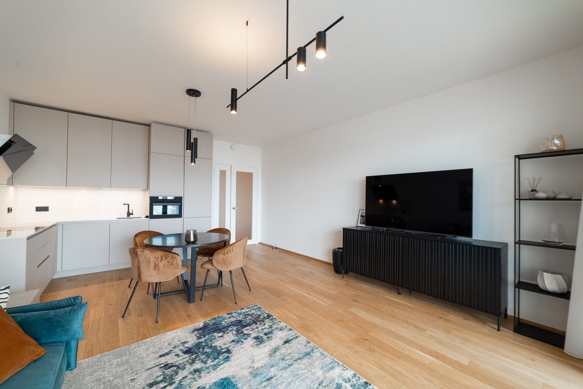 Byt 2+kk · 64 m² · Jankovcova,Holešovice,Praha - 3