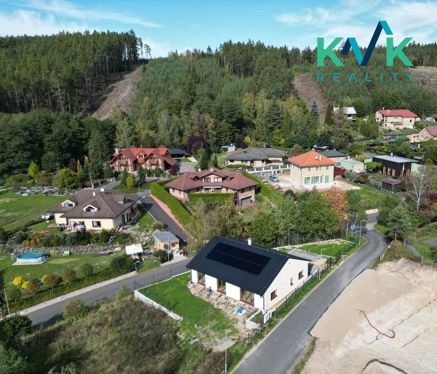 Rodinné domy, Sadov, 160 m² - 1