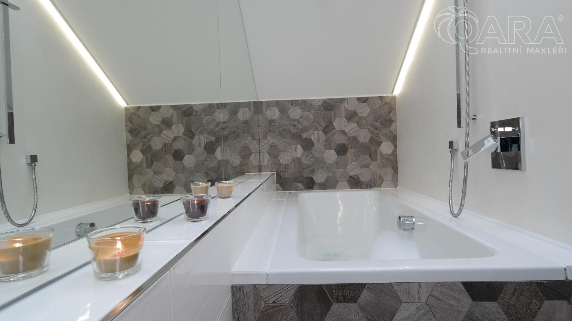 Pronájem byt 2+kk - U Santošky  , Praha, 80 m² - 5