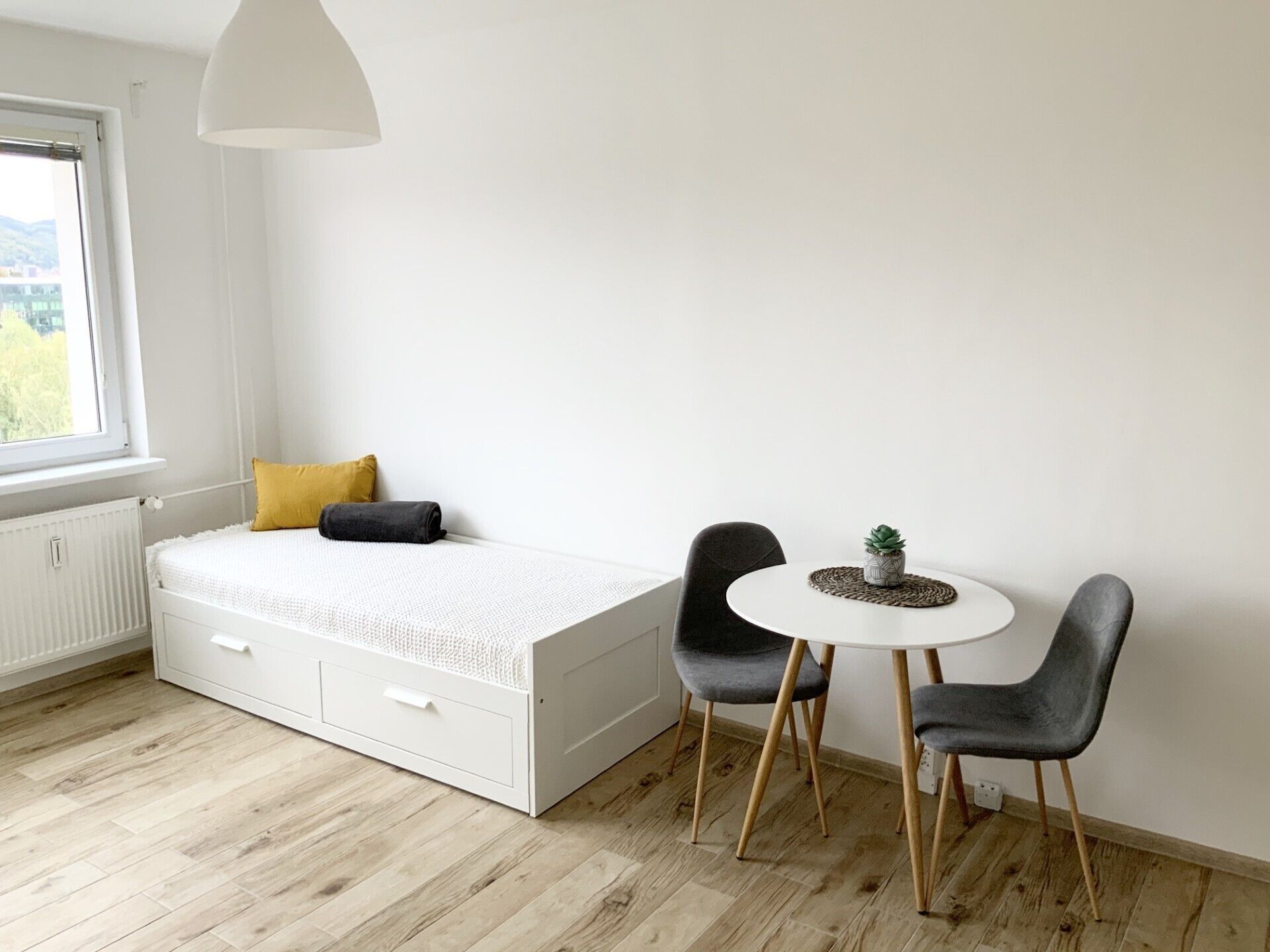 Pronájem byt 1+kk - Mládežnická  , Karlovy Vary, 23 m²